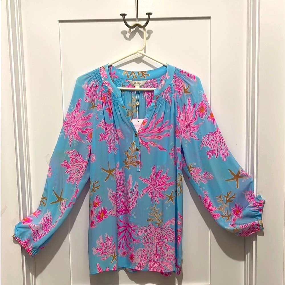 Lilly Pulitzer Ladies Medium Elsa top. Royal coral print-100% silk NWT